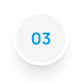 Auf einem weißen runden Kreissymbol steht die blaue Zahl 03, umgeben von einem weichen Schattenrand.